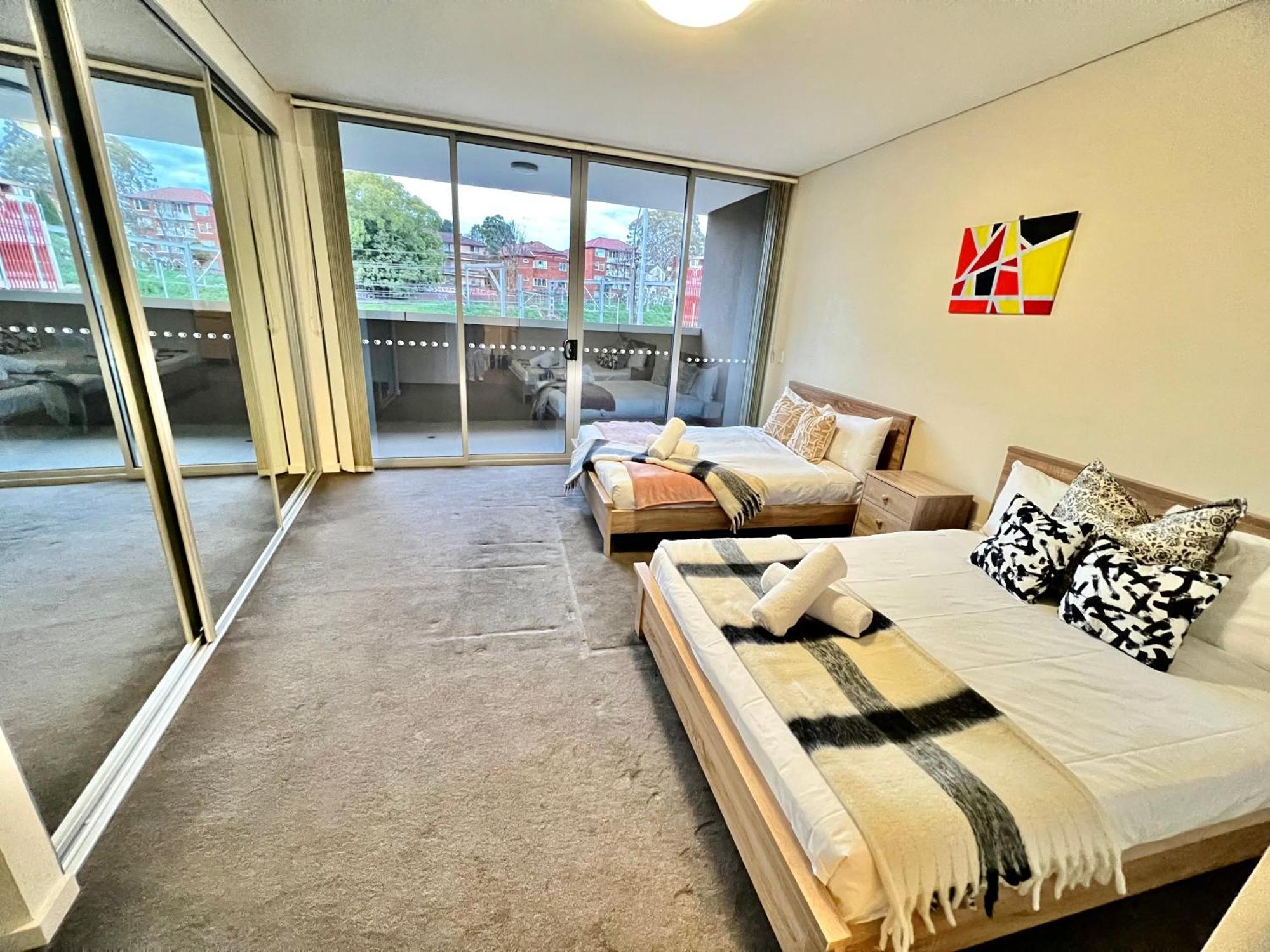 Ashfield 2 Bedroom Apt Bus&train Shop Parking Sydney